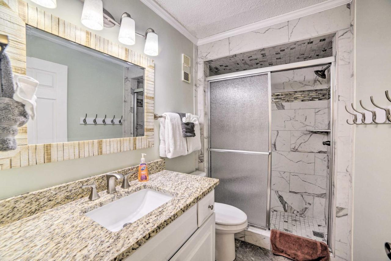 Beachfront Pcb Escape With Free Chair Services * Panama Stadt